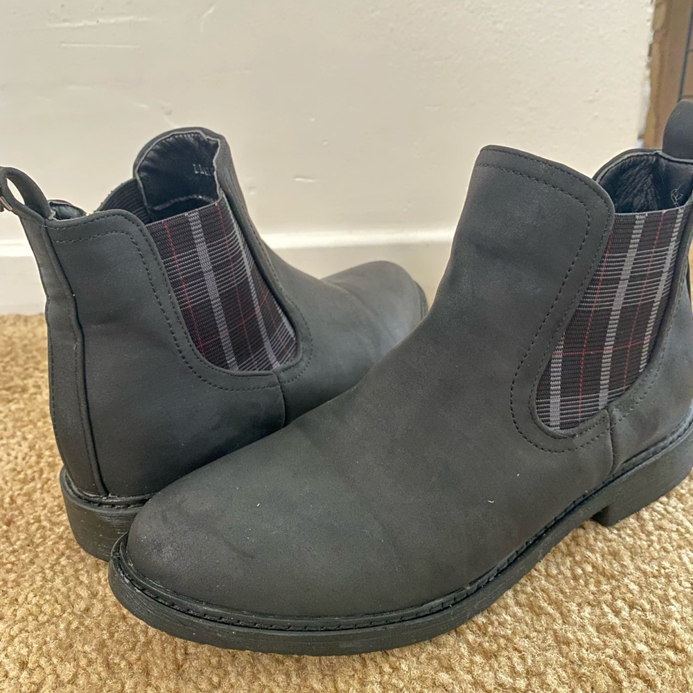 Black Boot